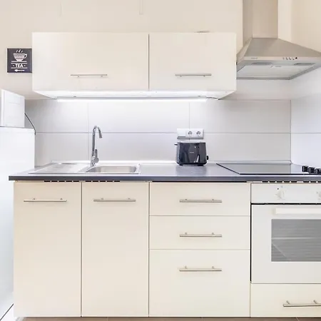 Extrem - Comfy * Budapest